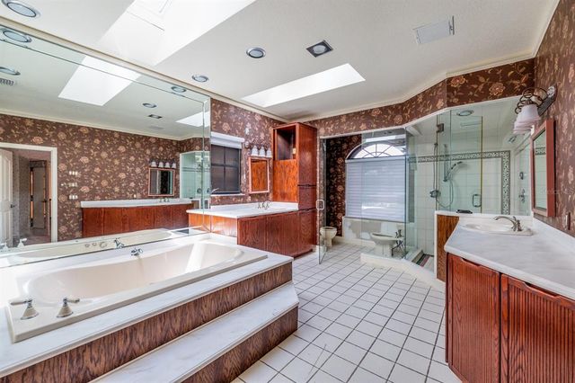 2063 ILLINOIS AVENUE NE, St Petersburg, FL 33703