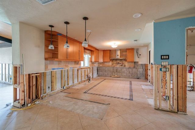 2063 ILLINOIS AVENUE NE, St Petersburg, FL 33703