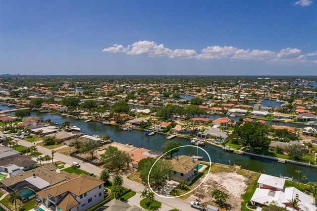 2063 ILLINOIS AVENUE NE, St Petersburg, FL 33703