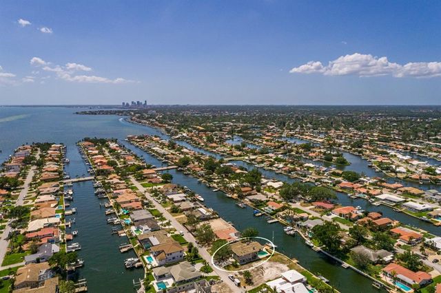 2063 ILLINOIS AVENUE NE, St Petersburg, FL 33703