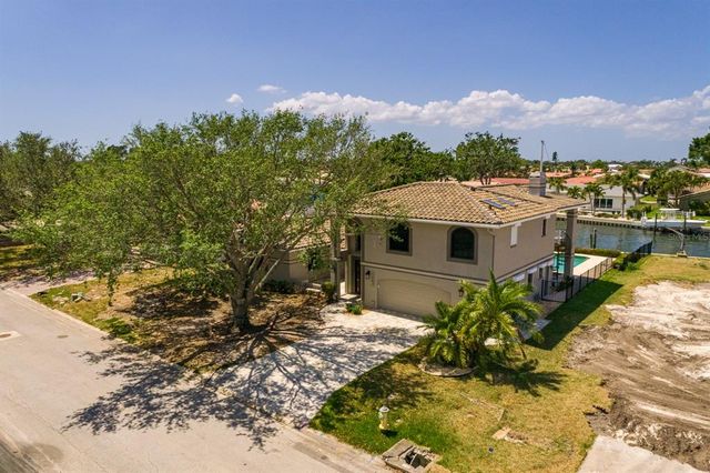 2063 ILLINOIS AVENUE NE, St Petersburg, FL 33703