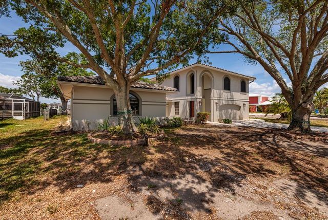 2063 ILLINOIS AVENUE NE, St Petersburg, FL 33703