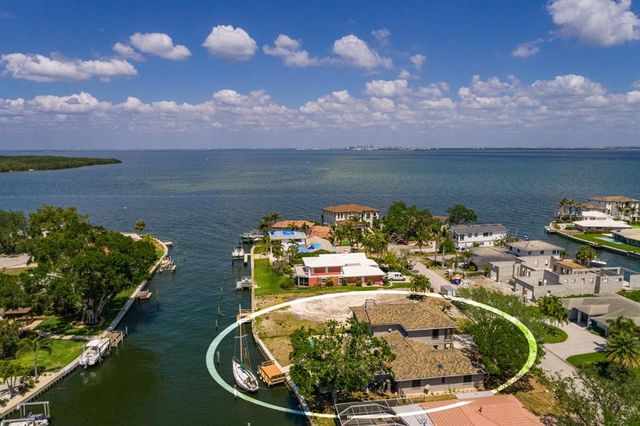 2063 ILLINOIS AVENUE NE, St Petersburg, FL 33703