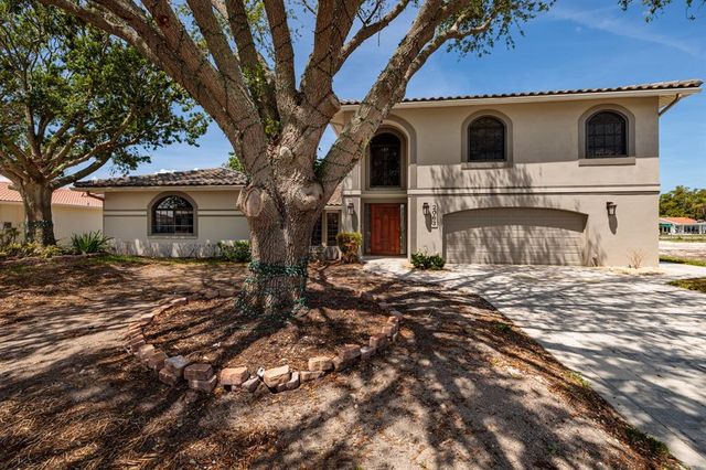 2063 ILLINOIS AVENUE NE, St Petersburg, FL 33703