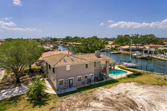 2063 ILLINOIS AVENUE NE, St Petersburg, FL 33703