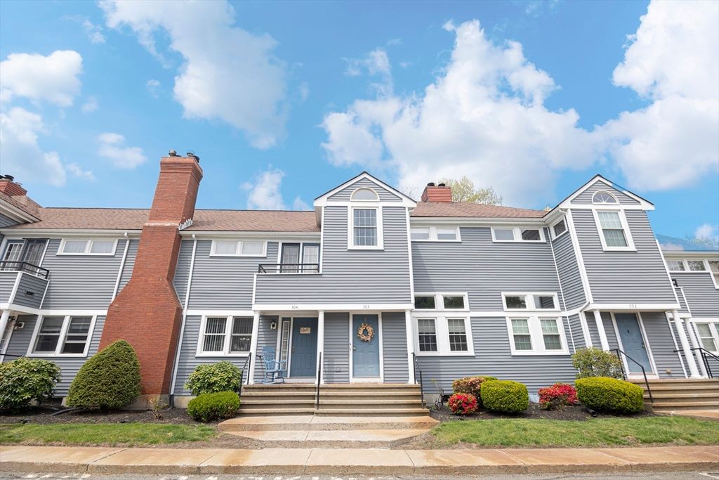 501 Auburn St 303, Whitman, MA 02382