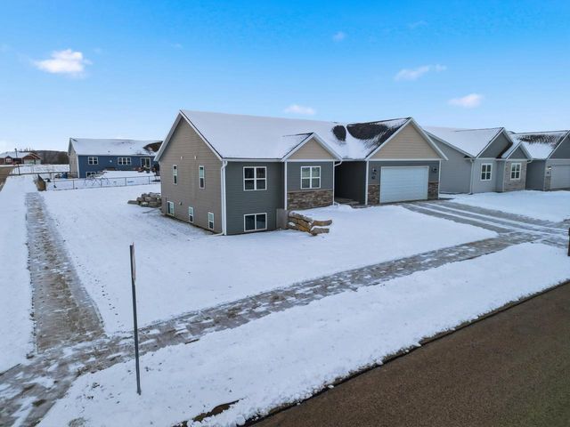 2148 Cambridge Court, Reedsburg, WI 53959