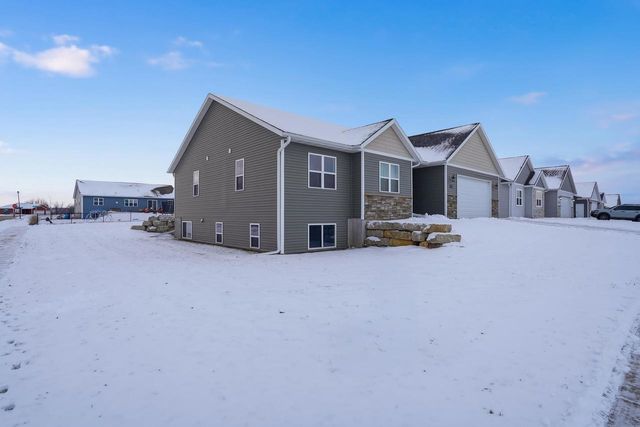 2148 Cambridge Court, Reedsburg, WI 53959