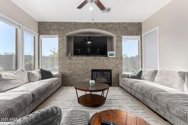 10625 W HARMONY Lane, Peoria, AZ 85382