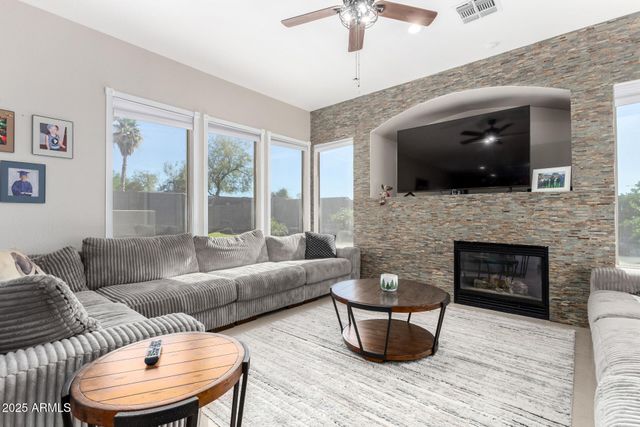 10625 W HARMONY Lane, Peoria, AZ 85382