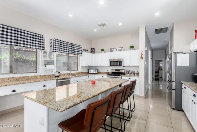 10625 W HARMONY Lane, Peoria, AZ 85382