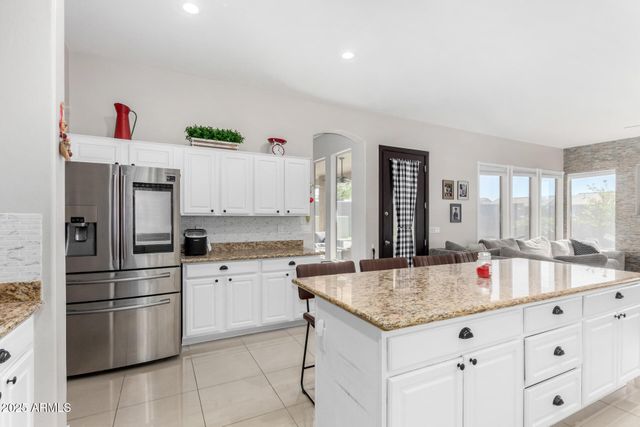 10625 W HARMONY Lane, Peoria, AZ 85382