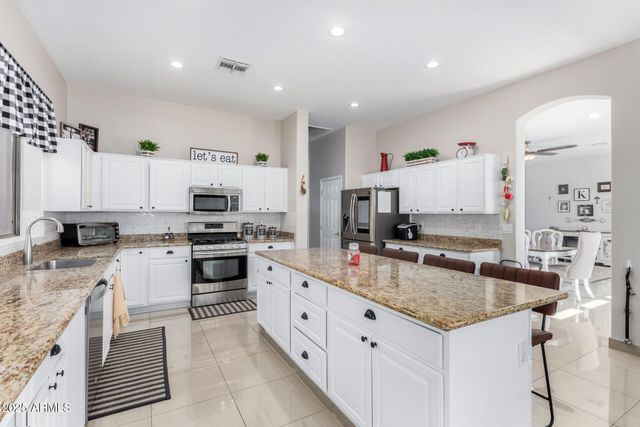 10625 W HARMONY Lane, Peoria, AZ 85382