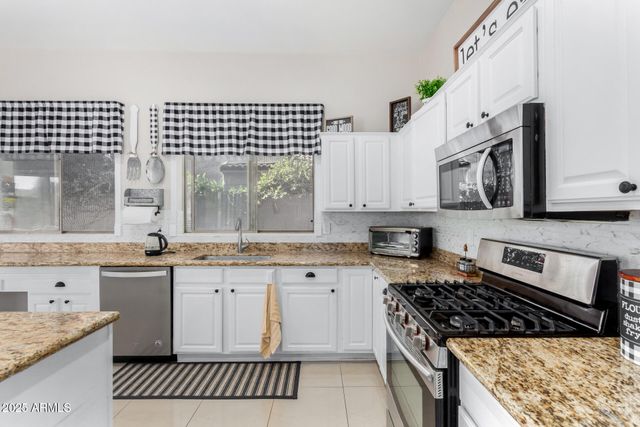 10625 W HARMONY Lane, Peoria, AZ 85382