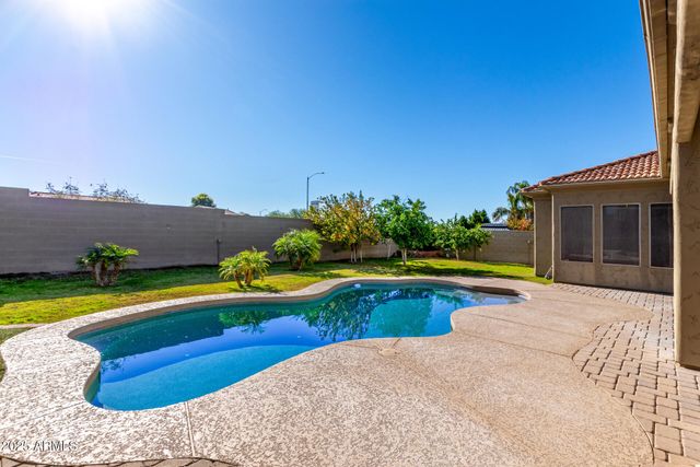 10625 W HARMONY Lane, Peoria, AZ 85382