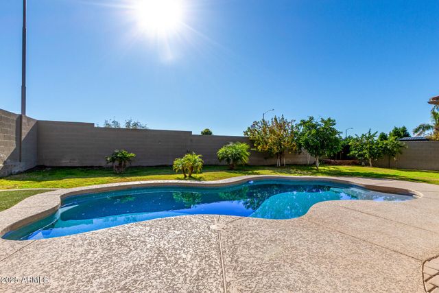 10625 W HARMONY Lane, Peoria, AZ 85382