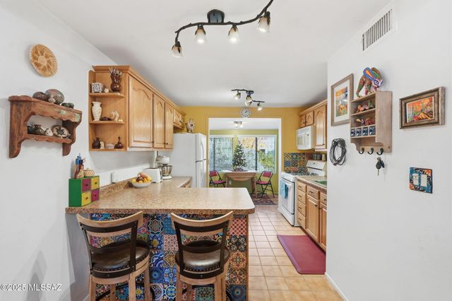 337 S Paseo Cerro A, Green Valley, AZ 85614