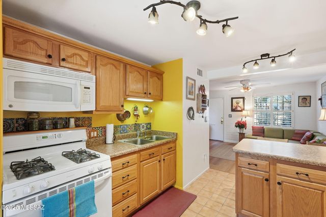 337 S Paseo Cerro A, Green Valley, AZ 85614