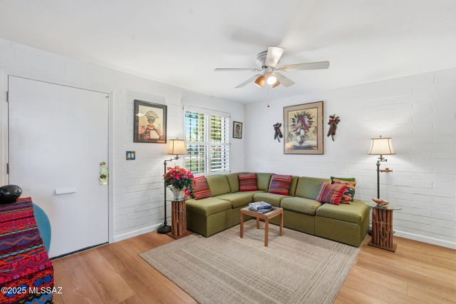 337 S Paseo Cerro A, Green Valley, AZ 85614