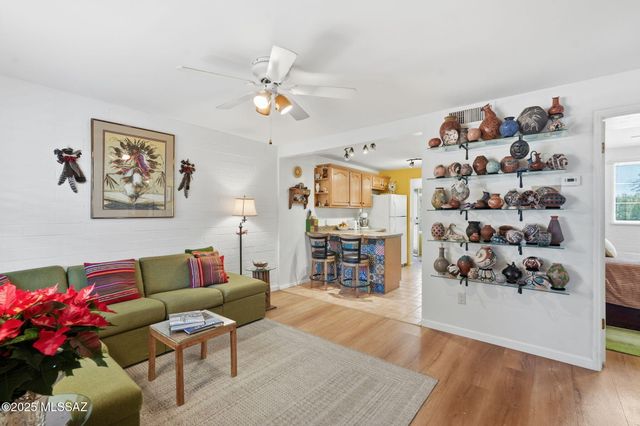 337 S Paseo Cerro A, Green Valley, AZ 85614