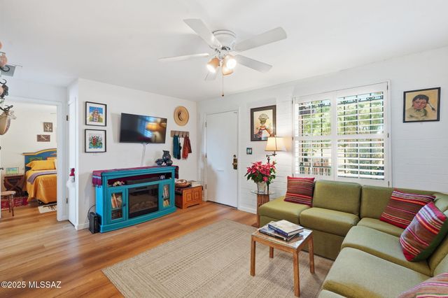 337 S Paseo Cerro A, Green Valley, AZ 85614