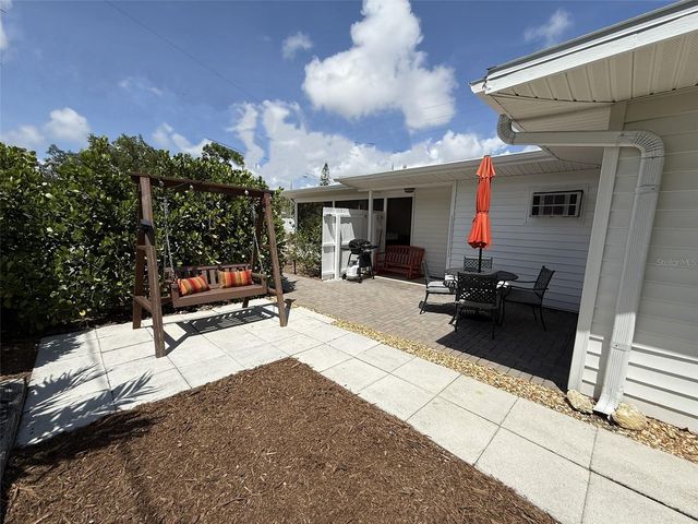 828 S TUTTLE AVENUE B, Sarasota, FL 34237