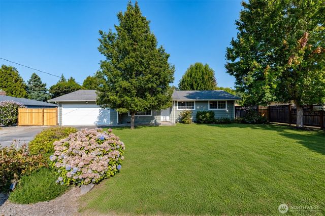 1206 S Walnut St, Burlington, WA 98233
