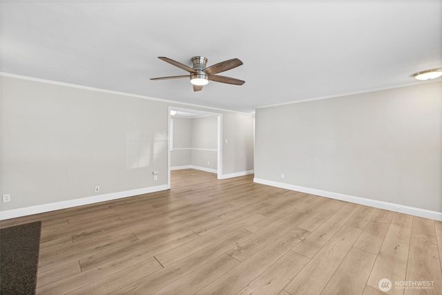 1206 S Walnut St, Burlington, WA 98233