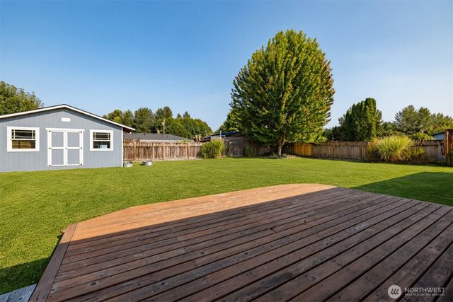 1206 S Walnut St, Burlington, WA 98233