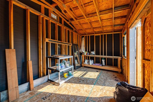 1206 S Walnut St, Burlington, WA 98233