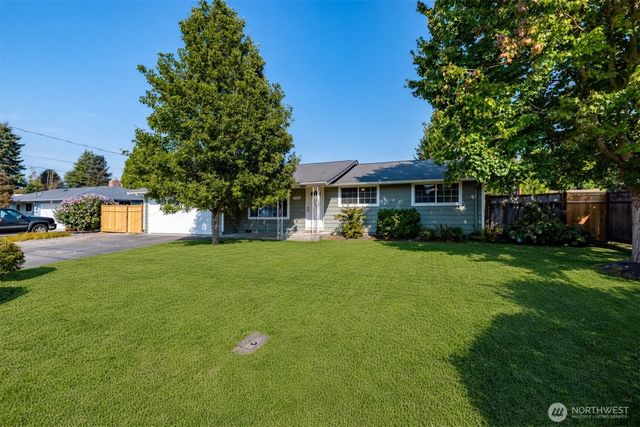 1206 S Walnut St, Burlington, WA 98233
