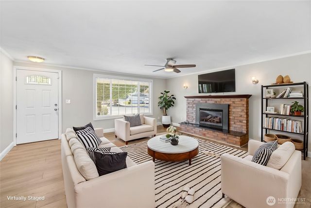 1206 S Walnut St, Burlington, WA 98233