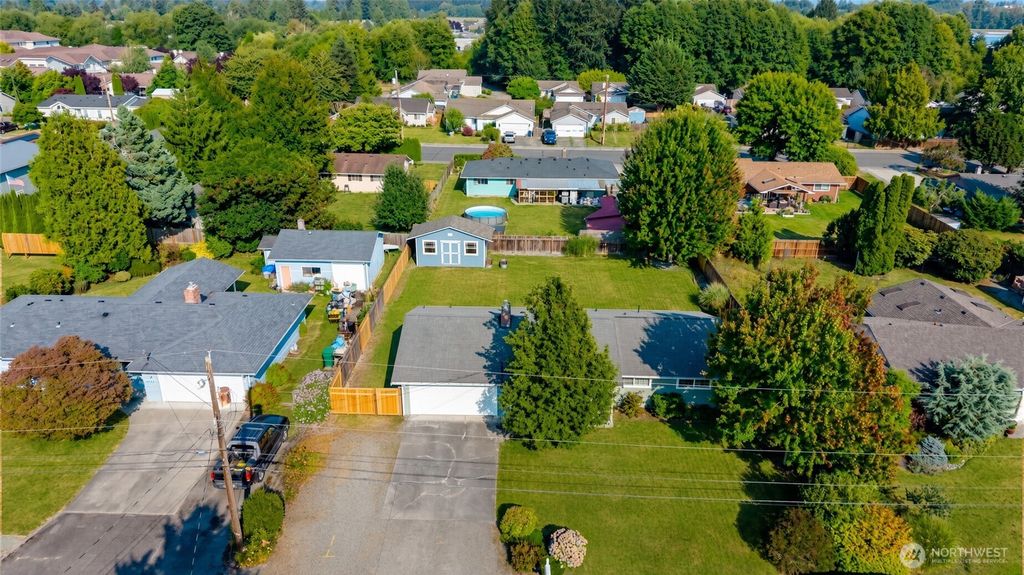 1206 S Walnut St, Burlington, WA 98233