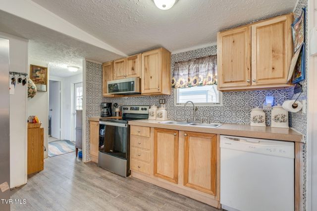 404 Amis Chapel Road Road, Surgoinsville, TN 37873