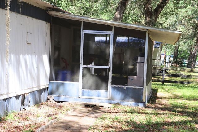 2466 CR 401A, Lake Panasoffkee, FL 33538