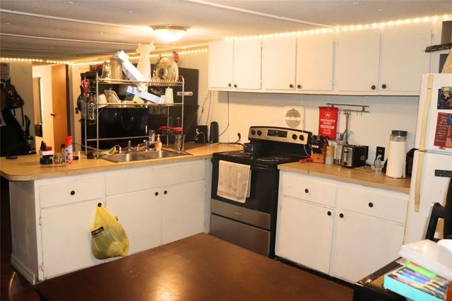 2466 CR 401A, Lake Panasoffkee, FL 33538