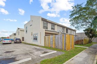 2424 NW 52nd Avenue 2424, Lauderhill, FL 33313