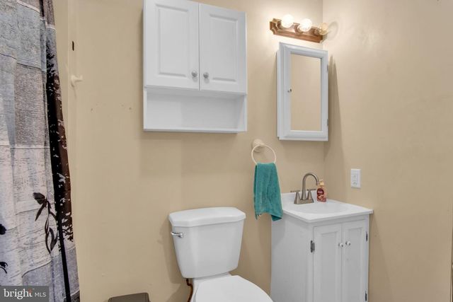 16 YANKEE DR, Mt Holly Springs, PA 17065