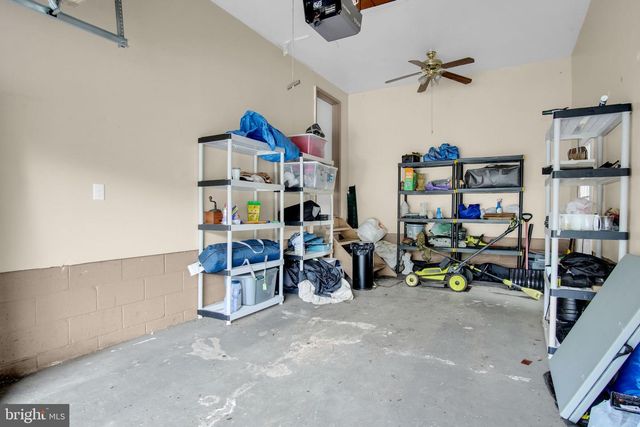 16 YANKEE DR, Mt Holly Springs, PA 17065