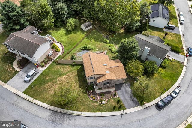 16 YANKEE DR, Mt Holly Springs, PA 17065