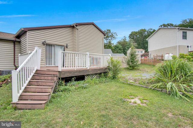 16 YANKEE DR, Mt Holly Springs, PA 17065