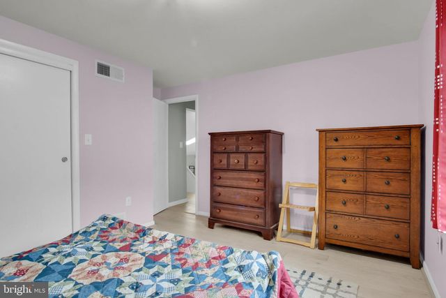 16 YANKEE DR, Mt Holly Springs, PA 17065
