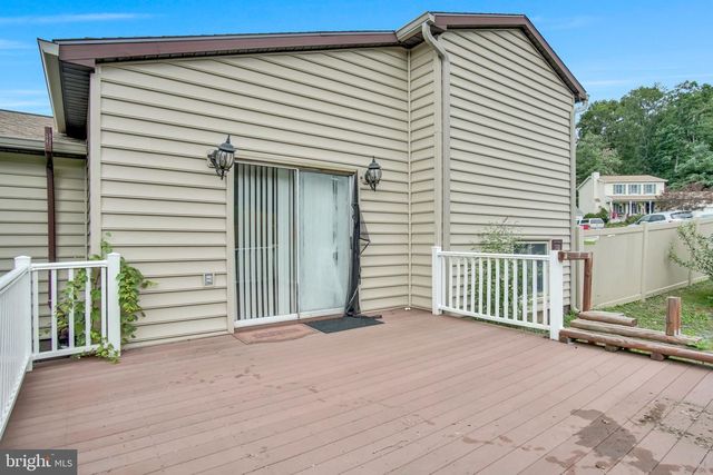 16 YANKEE DR, Mt Holly Springs, PA 17065