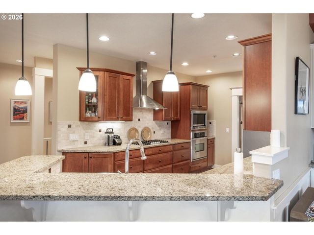 3640 Sw BAIRD St 3, Portland, OR 97219