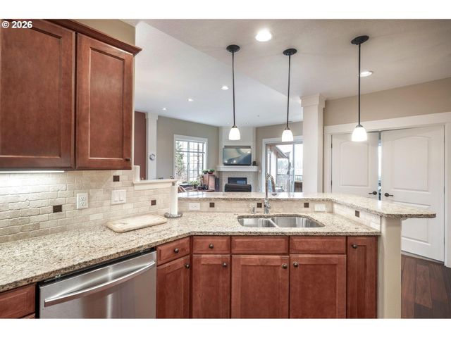 3640 Sw BAIRD St 3, Portland, OR 97219