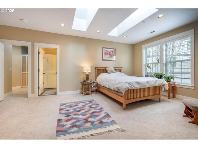 3640 Sw BAIRD St 3, Portland, OR 97219