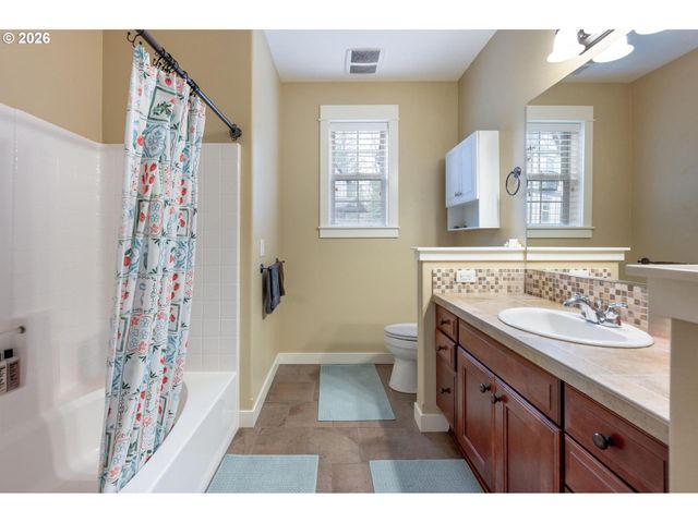 3640 Sw BAIRD St 3, Portland, OR 97219