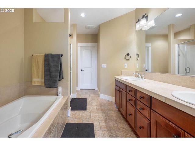 3640 Sw BAIRD St 3, Portland, OR 97219