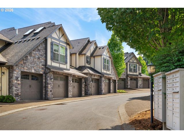 3640 Sw BAIRD St 3, Portland, OR 97219