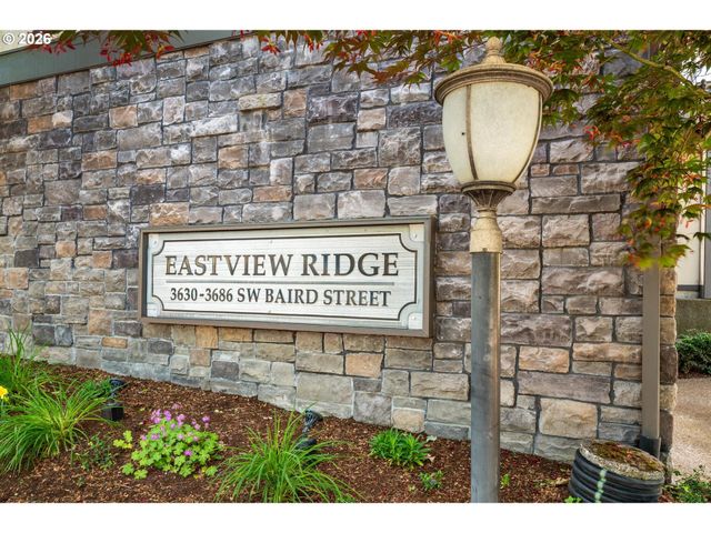 3640 Sw BAIRD St 3, Portland, OR 97219